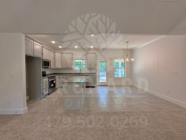 Building Photo - Single-Family Home- 2 Bed/ 2 Bath w/ Hobby...