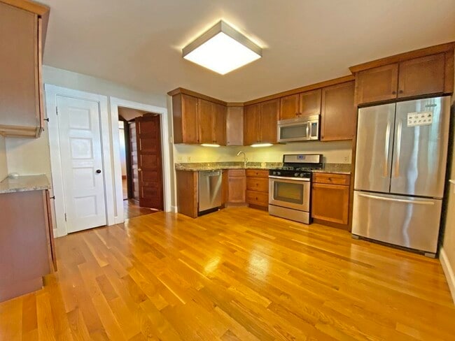 Building Photo - 24 Bowdoin St