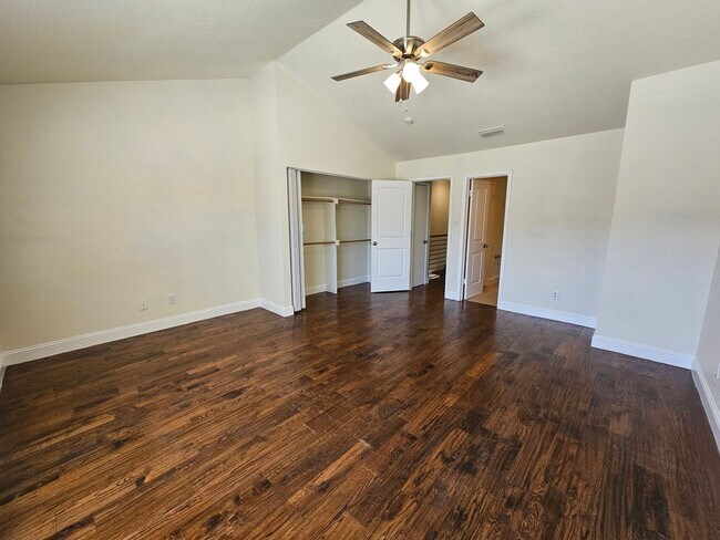 Building Photo - 216 Samuel Blvd