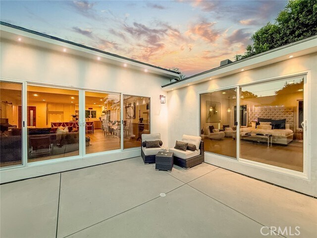 Building Photo - 15722 Magnolia Blvd