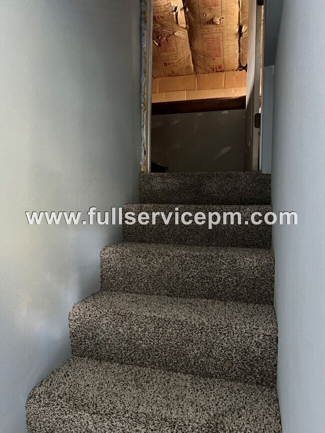 Building Photo - Wonderful corner lot home.