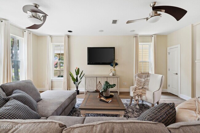 Building Photo - 316 Coral Gables St