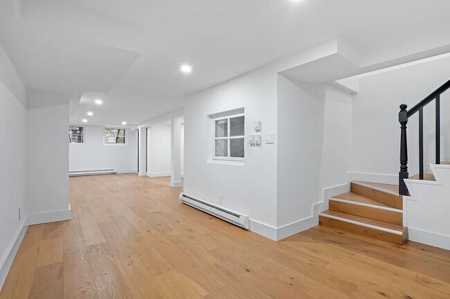 Building Photo - 575 Morgan Ave