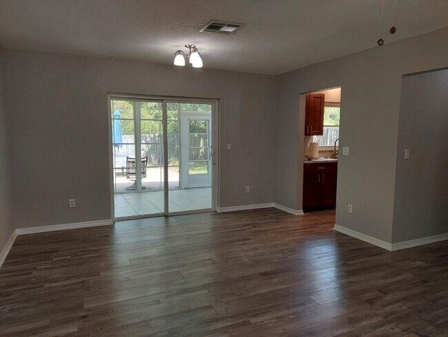 Building Photo - 264 Costado St