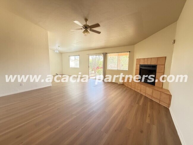 Building Photo - Four Bedroom in Rita Ranch