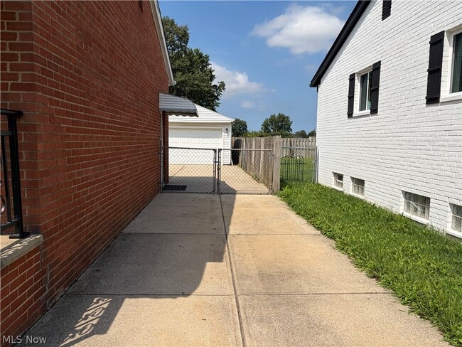 Building Photo - 14316 Parkman Blvd