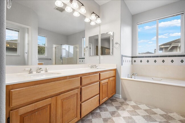 Building Photo - 16 Smith Ct