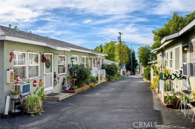 Building Photo - 10230 Silverton Ave