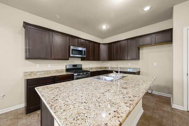 Building Photo - 37184 Sills Dr