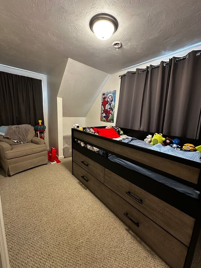 Building Photo - Charming 3 Bed, 3 Bath Home with Finished ...