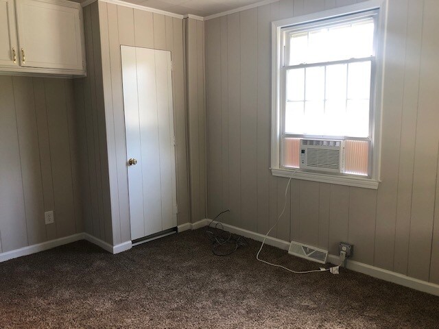 Building Photo - 1003 Silver Ave