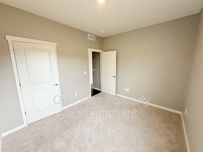 Building Photo - 215 N 62nd Ave