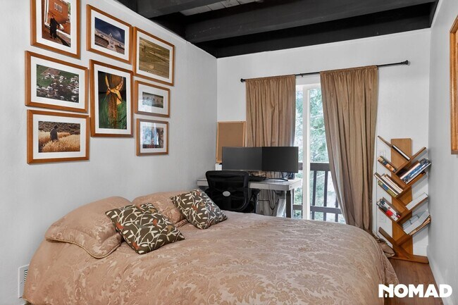 Building Photo - Charming 3BR Duplex in Incline Village