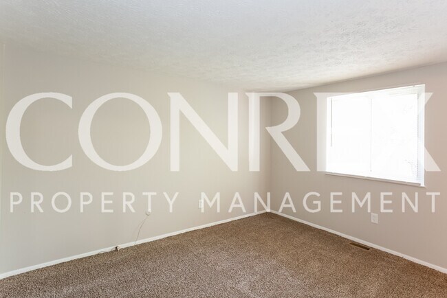 Building Photo - Lovely Tri-Level Home