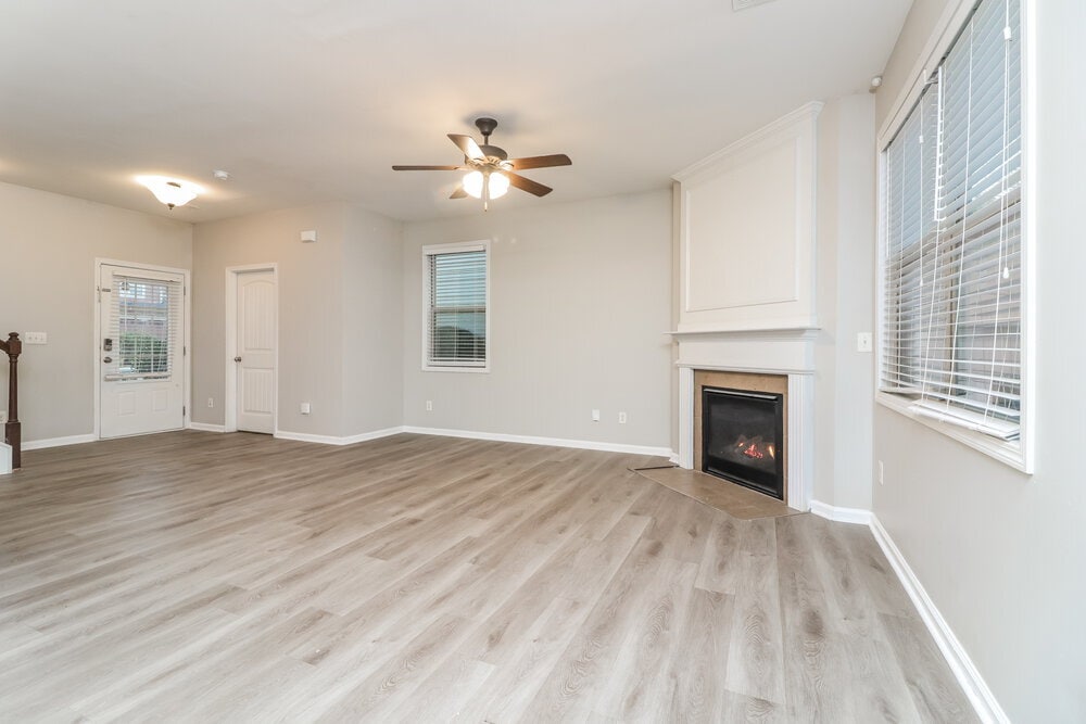 Building Photo - 275 Shaw Dr