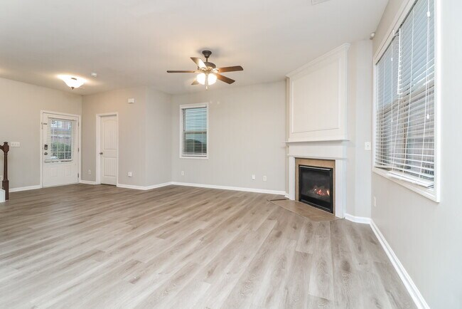 Building Photo - 275 Shaw Dr