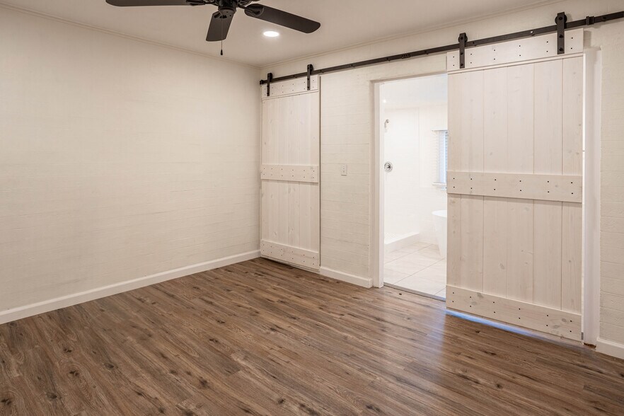 Building Photo - 310 N Hosick