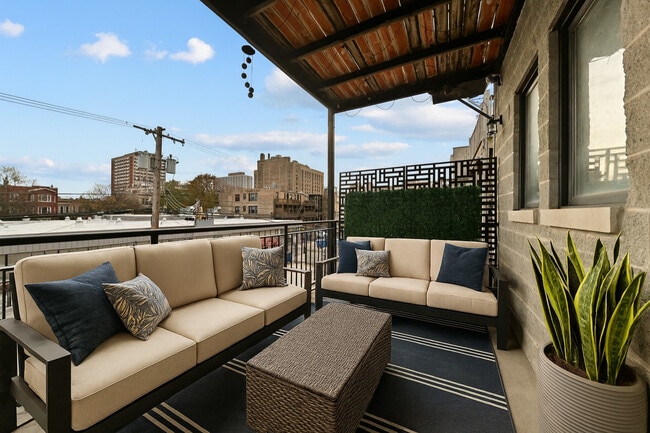 Building Photo - 4853 N Winthrop Ave