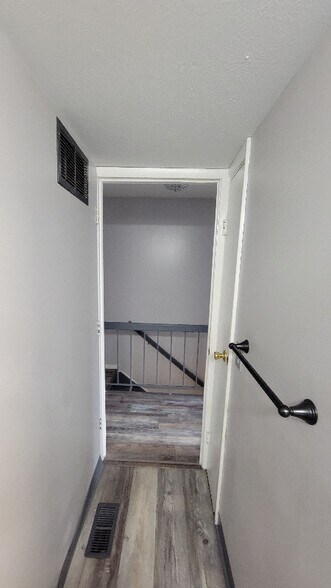 Building Photo - 7436 Countrybrook Dr