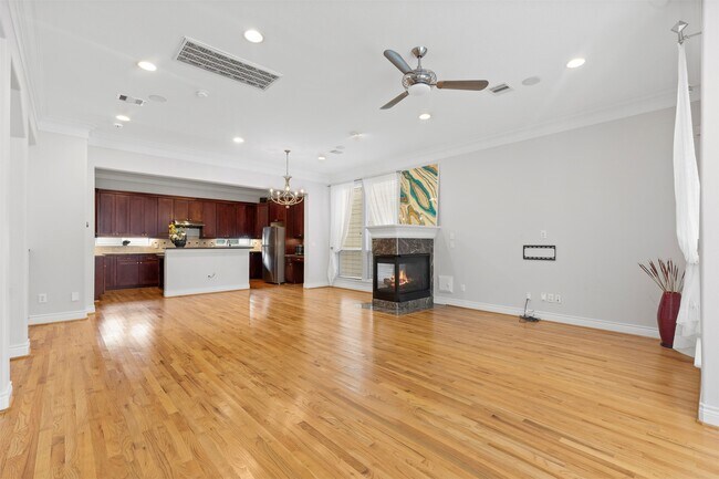 Building Photo - 5518 Crooms St