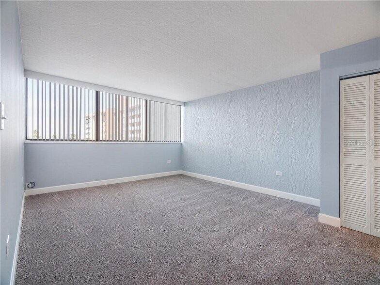 Building Photo - 450 Treasure Island Cswy