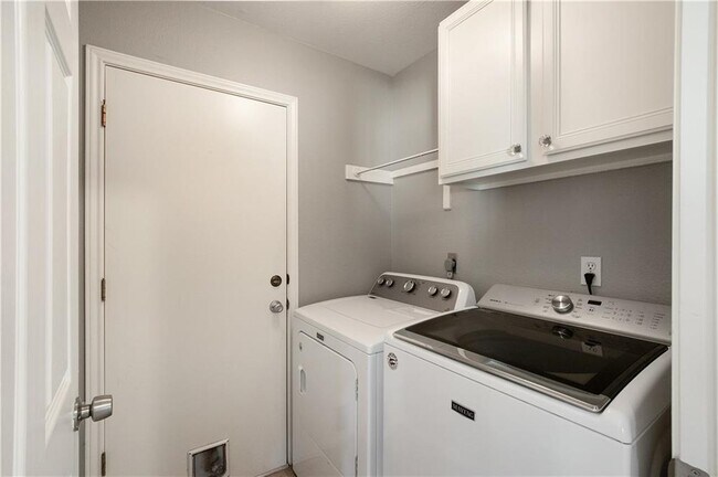 Building Photo - 4800 Rutherglen Dr