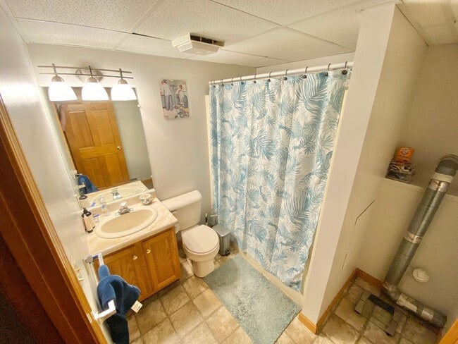 Building Photo - 3 Bedroom Apartment in Home VT Available 8/1!