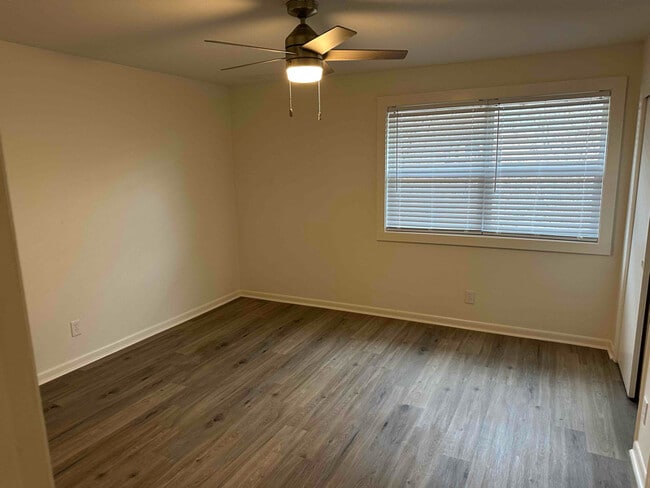 Building Photo - 2501 Redwood Ct