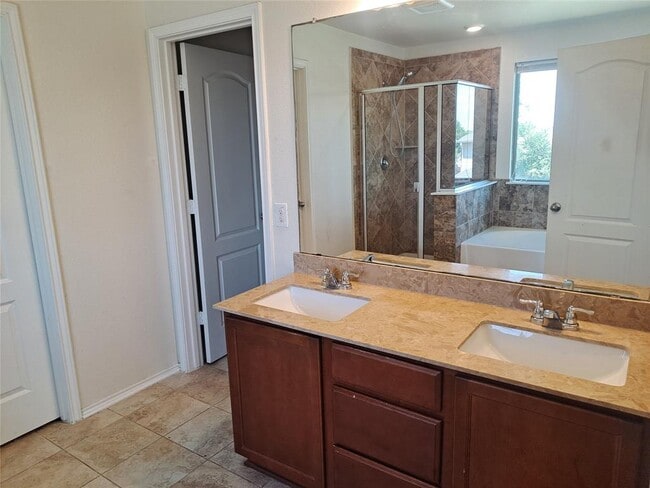Building Photo - 670 Landon Samuel Lp