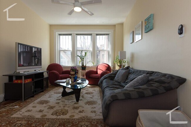 Building Photo - Amazing two bedroom