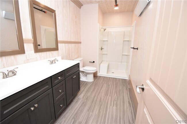 Building Photo - 152 Court St