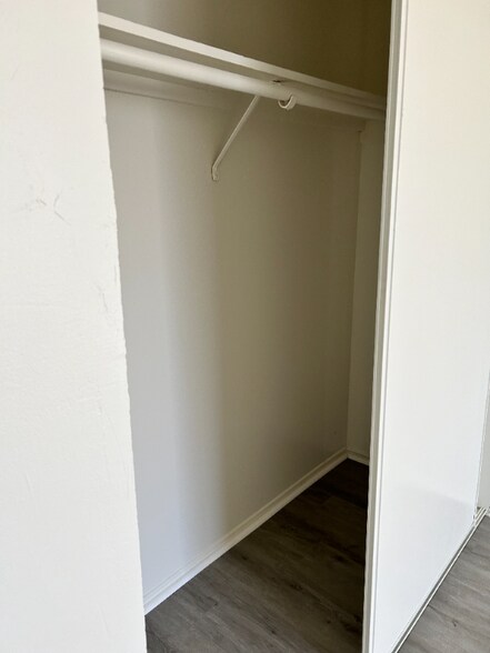 Building Photo - 333 W Lancaster Blvd