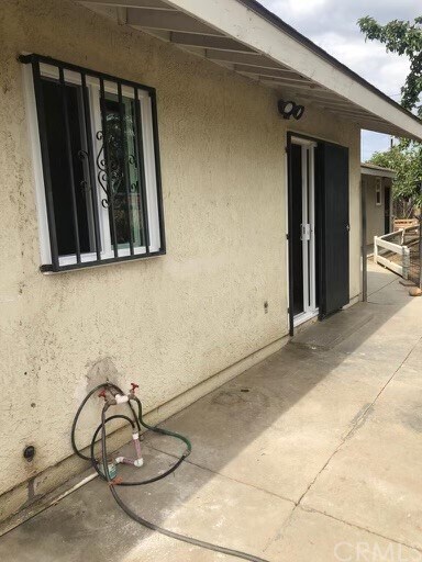 Building Photo - 896 W Commercial St