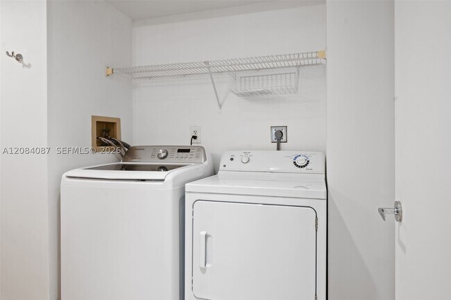 Building Photo - 3610 Yacht Club Dr