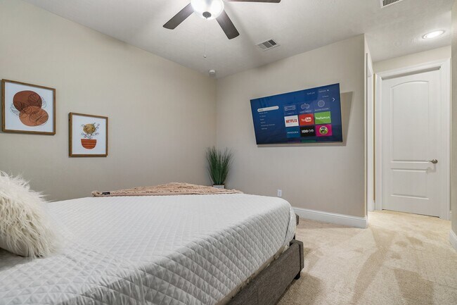 Building Photo - 27411 Hazy Landing Ct