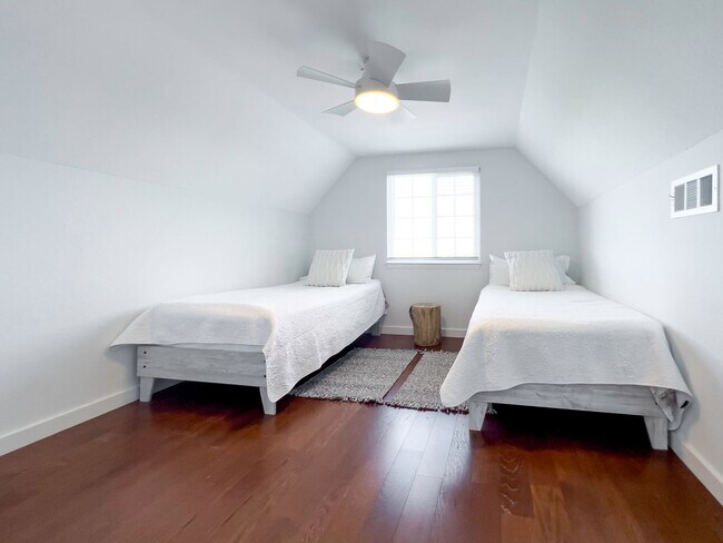 Building Photo - Extravagant 5 Star Vacation Home - Your Private Retreat in Hill Country, Wimberley Texas