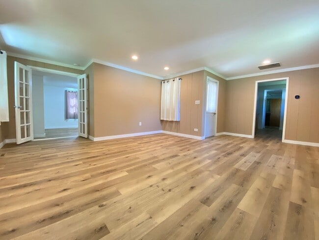 Building Photo - 3BD/2BA Home For Rent In Cedar Lake
