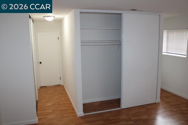 Building Photo - 2152 Blue Jay Cir