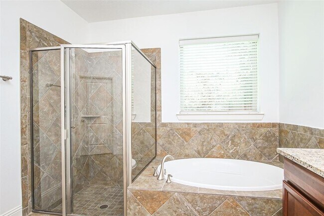 Building Photo - 8127 Caroline Ridge Dr