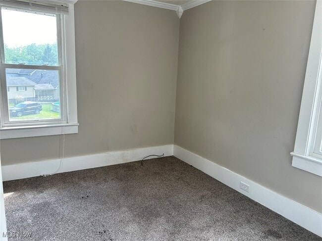 Building Photo - 186 Idabelle Ave