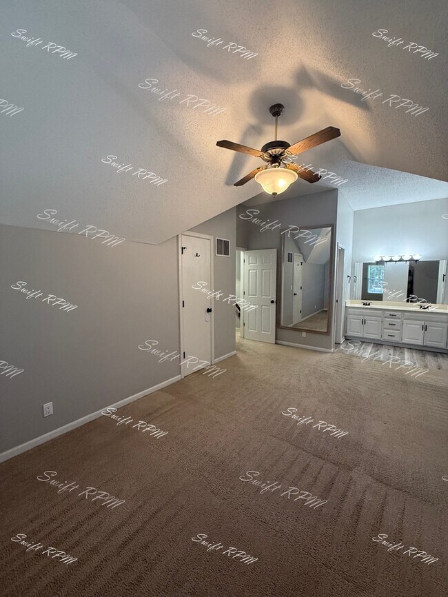 Building Photo - 1354 S Brentwood Dr