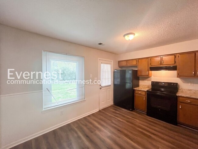 Building Photo - 5859 Shannon Dr