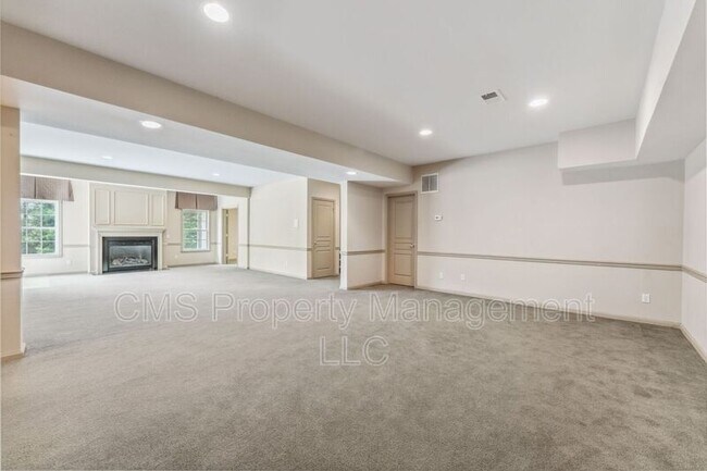 Building Photo - 44 Equestrian Way