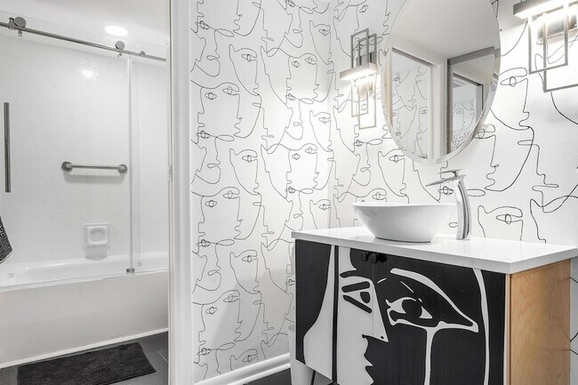 Building Photo - 2400 Presidential 204 Way