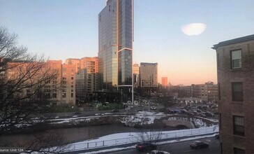 Building Photo - 122 Riverway