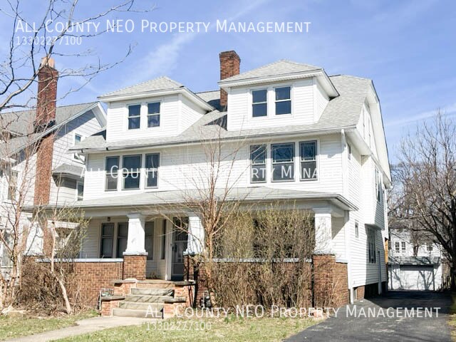 Primary Photo - 3165 E Derbyshire Rd