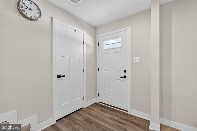 Building Photo - 9599 Tall Oaks Rd