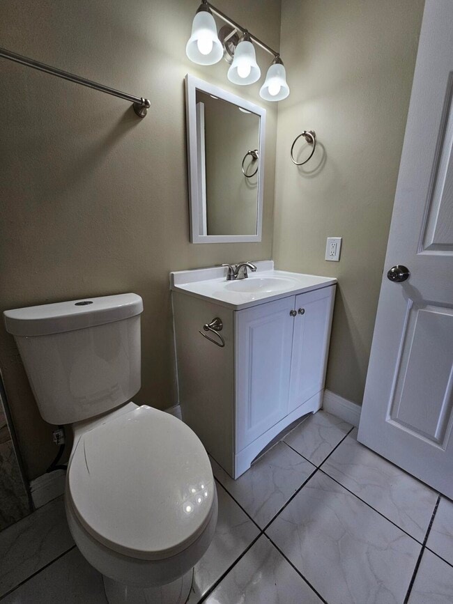 Building Photo - 4787 Orleans Ct