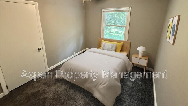Building Photo - 314 S Woodlawn Ave