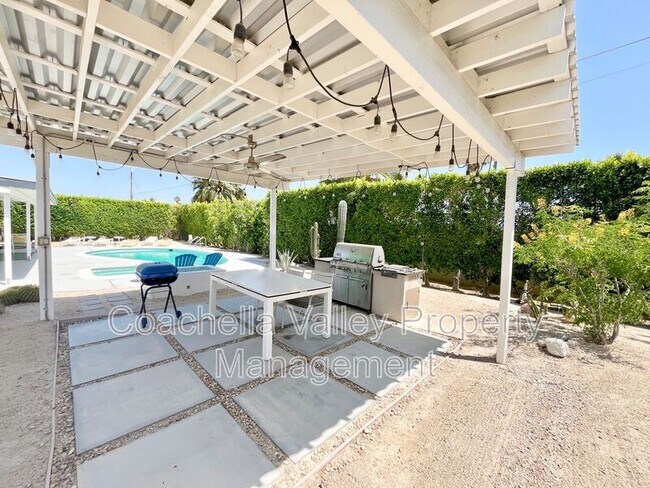 Building Photo - 2719 E Ventura Rd